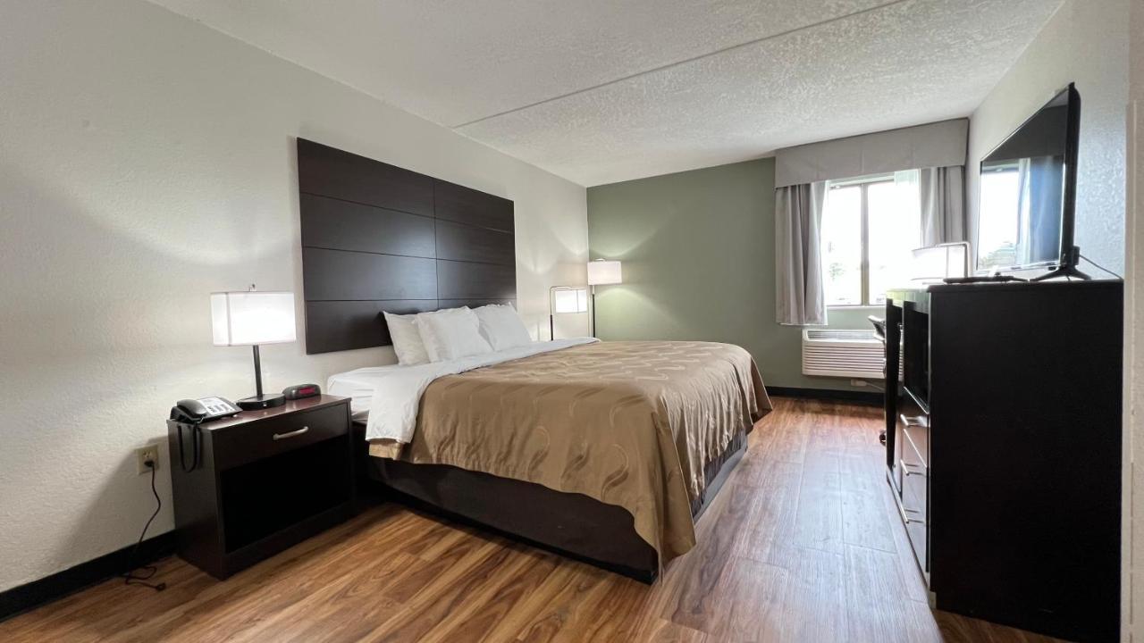 Quality Inn Merriam Kansas City Bagian luar foto