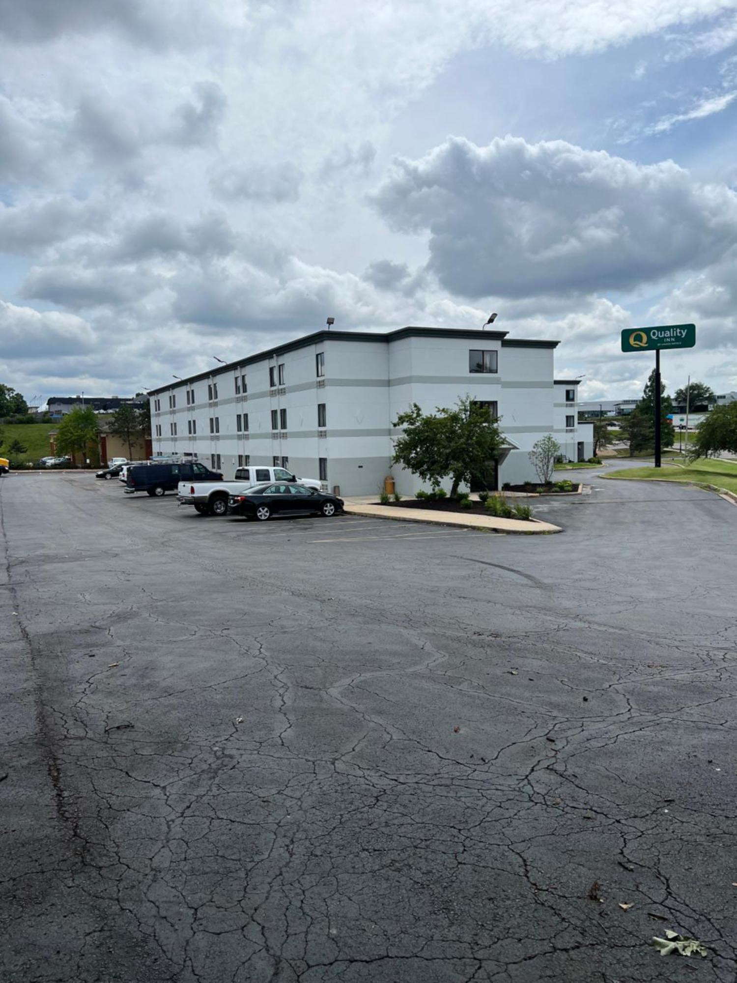 Quality Inn Merriam Kansas City Bagian luar foto