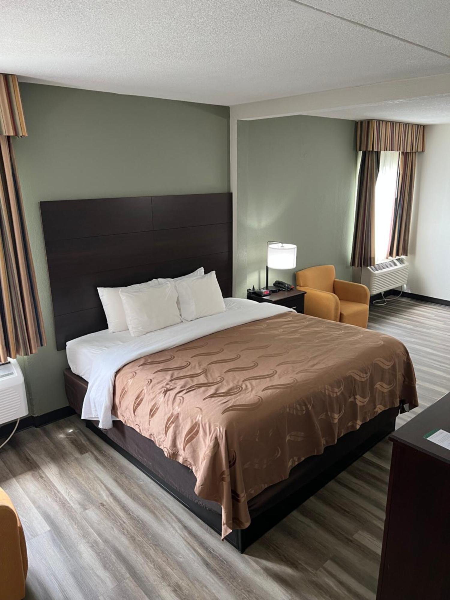 Quality Inn Merriam Kansas City Bagian luar foto