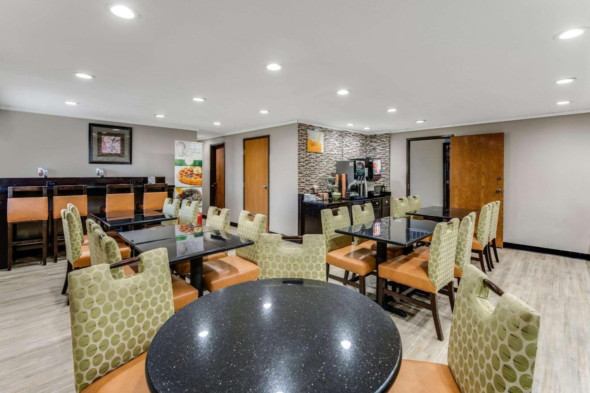 Quality Inn Merriam Kansas City Bagian luar foto