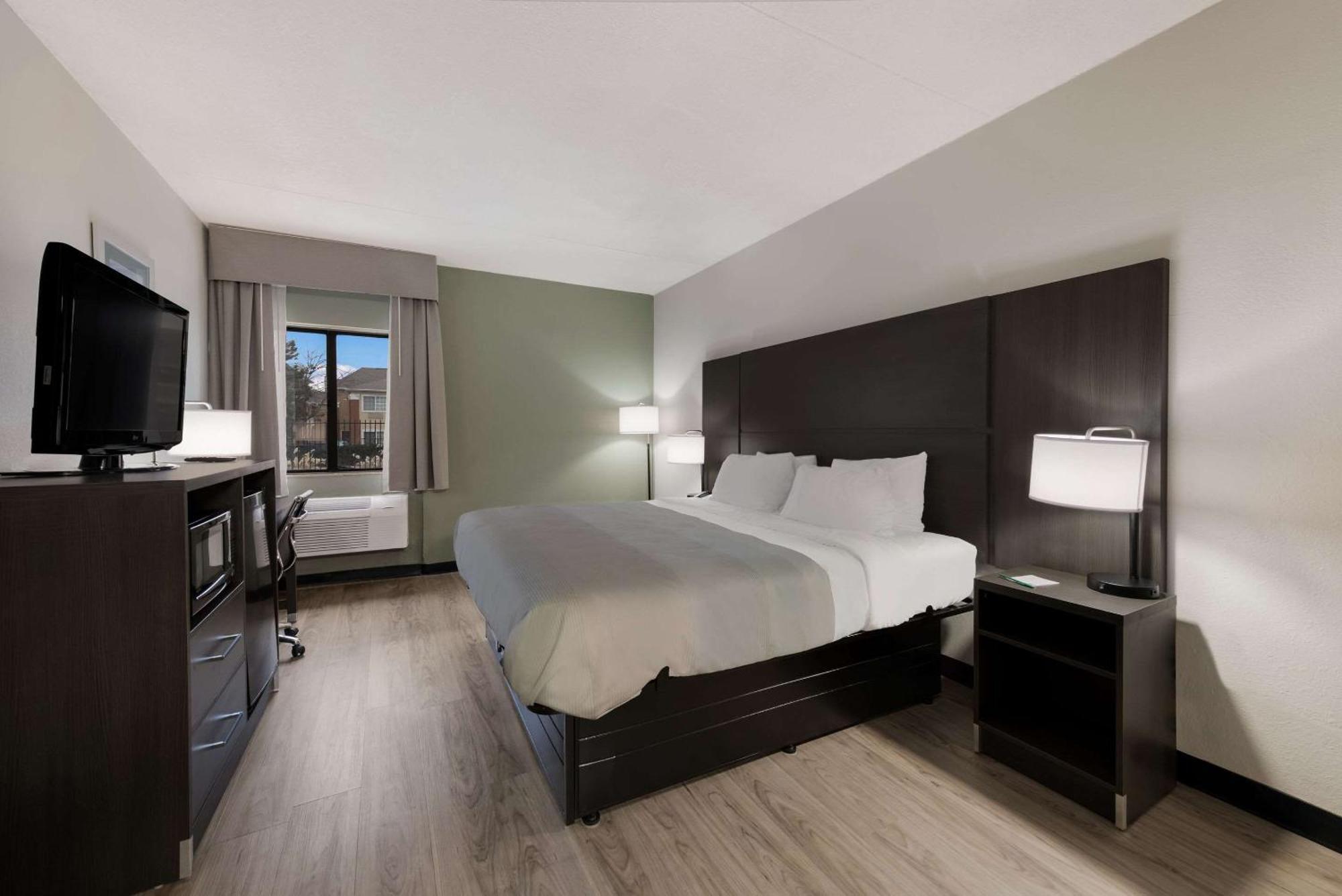 Quality Inn Merriam Kansas City Bagian luar foto