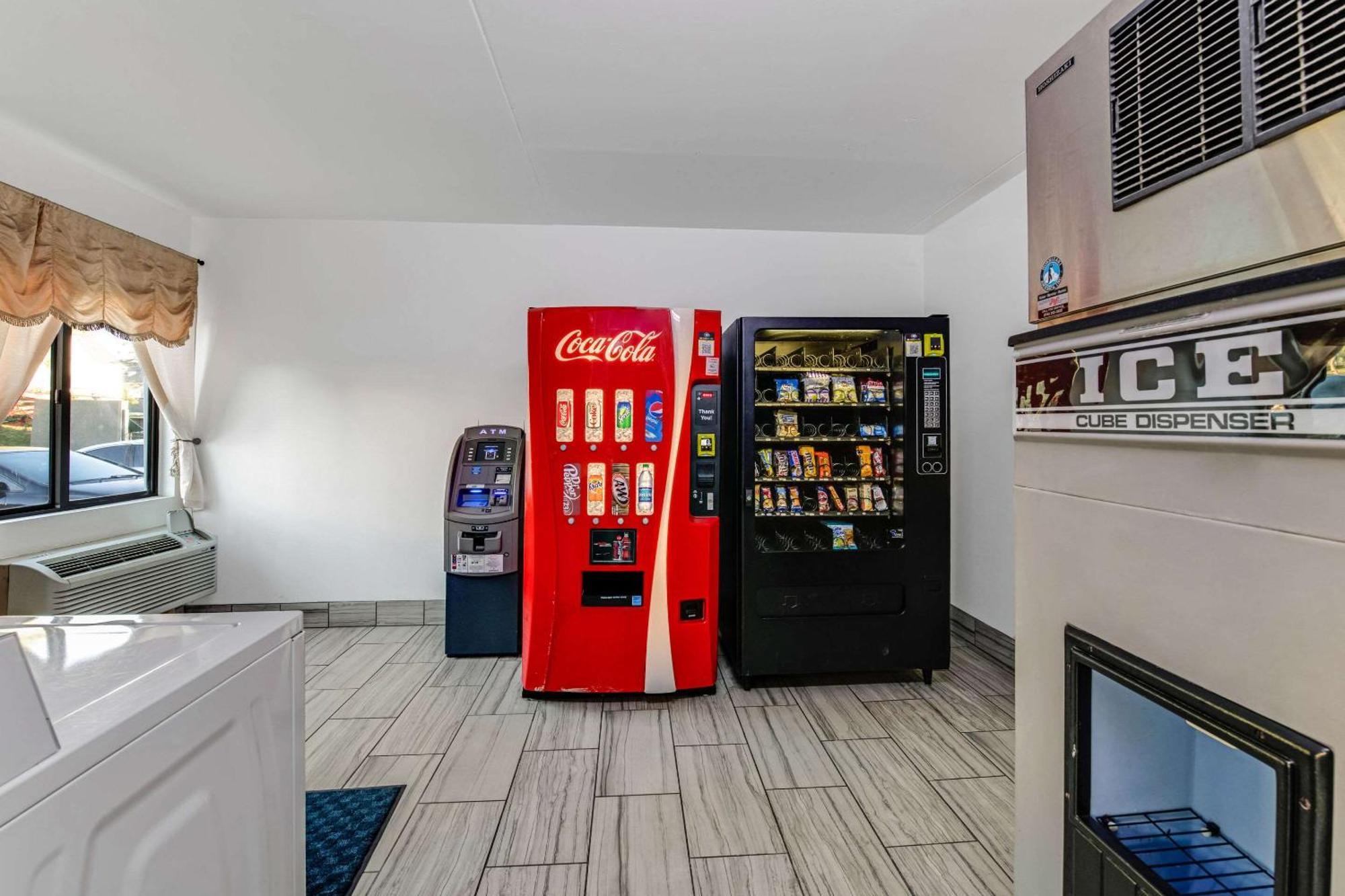 Quality Inn Merriam Kansas City Bagian luar foto