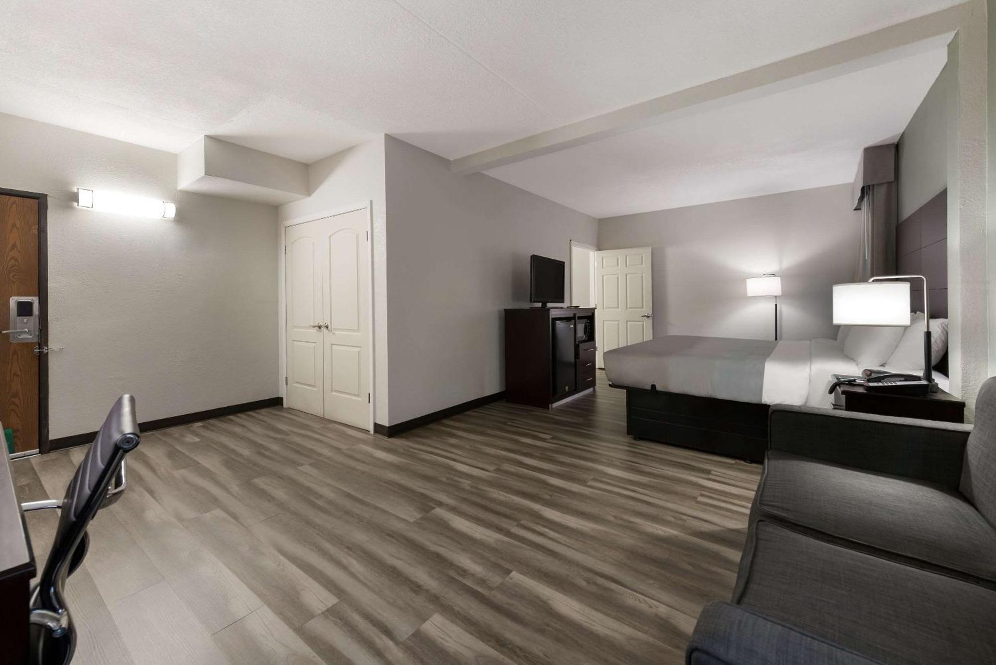 Quality Inn Merriam Kansas City Bagian luar foto
