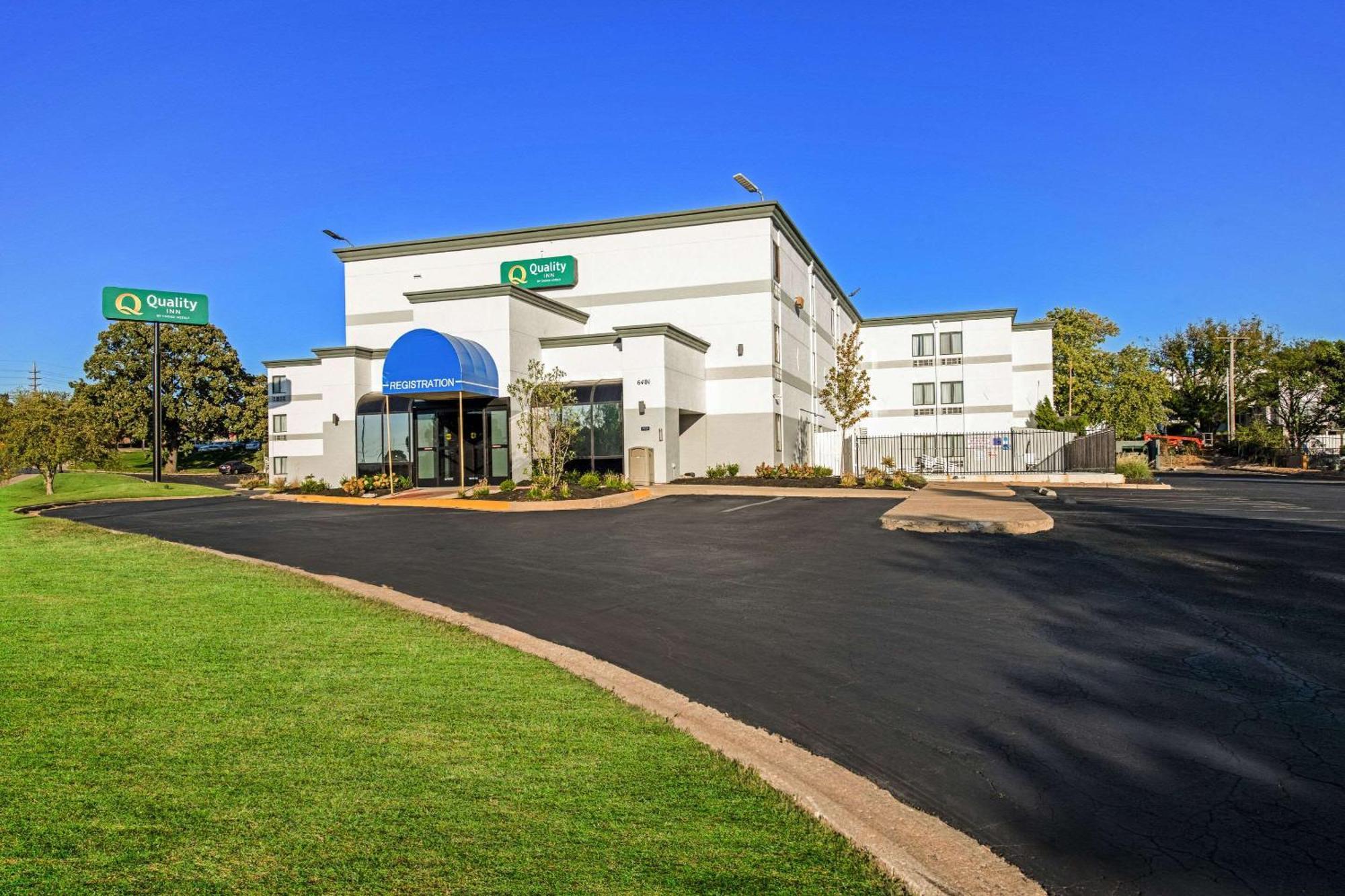 Quality Inn Merriam Kansas City Bagian luar foto