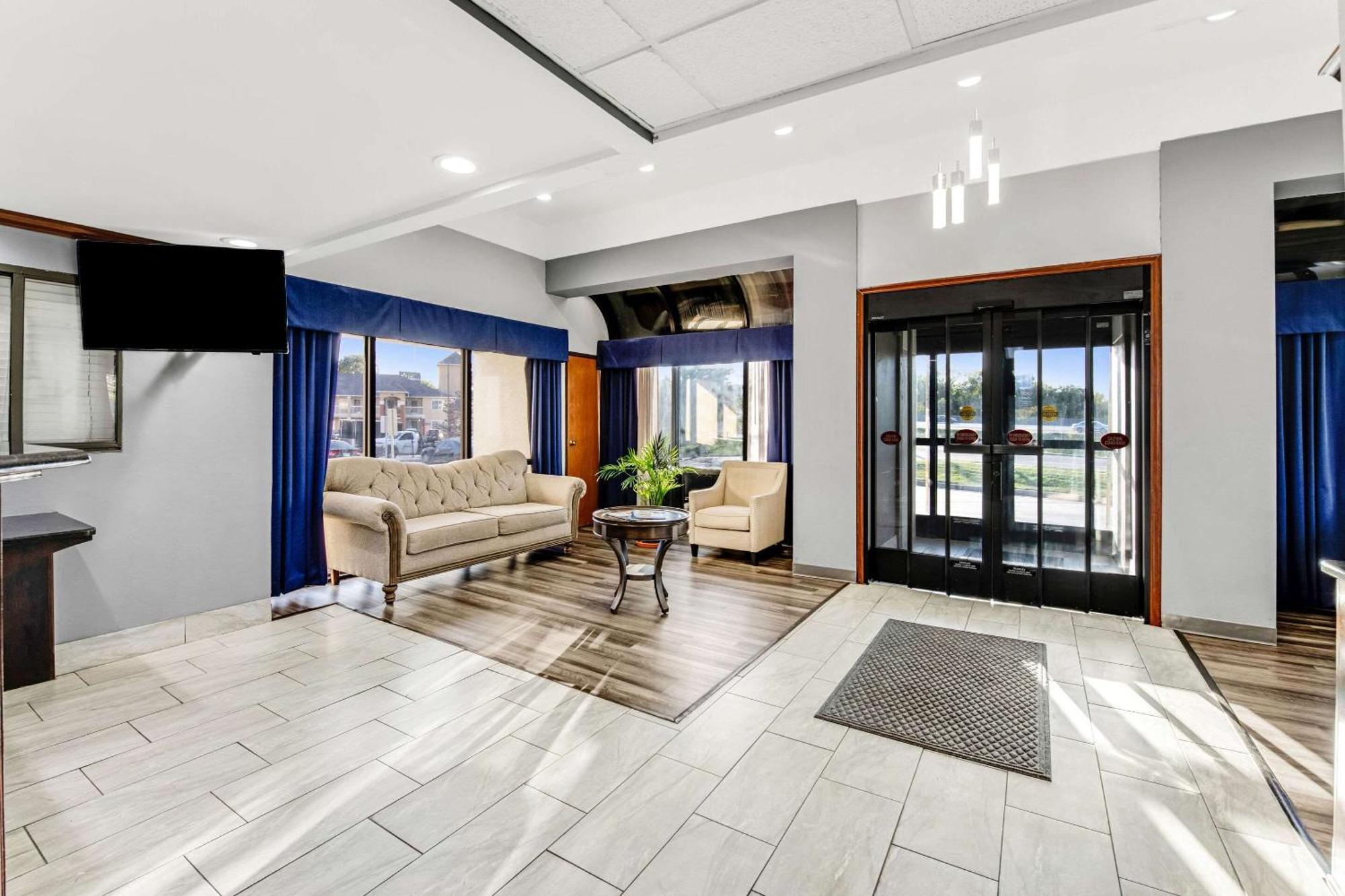 Quality Inn Merriam Kansas City Bagian luar foto