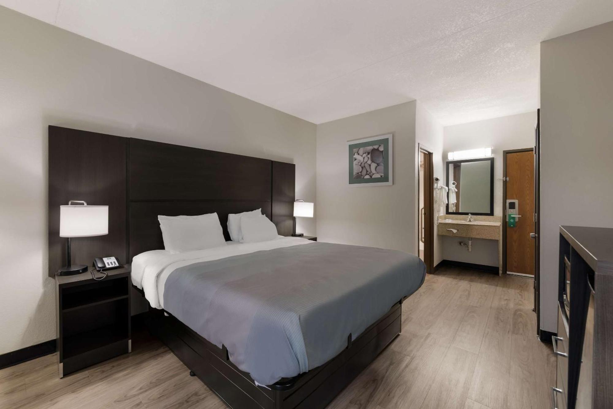 Quality Inn Merriam Kansas City Bagian luar foto