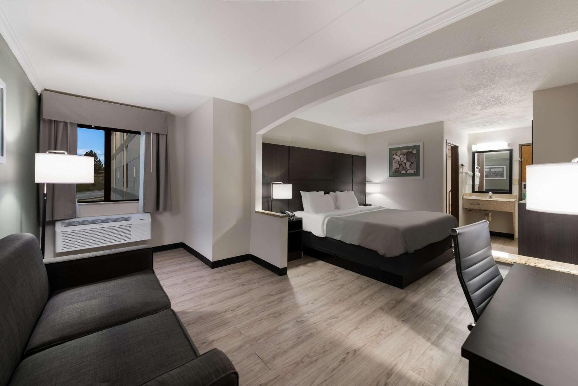 Quality Inn Merriam Kansas City Bagian luar foto